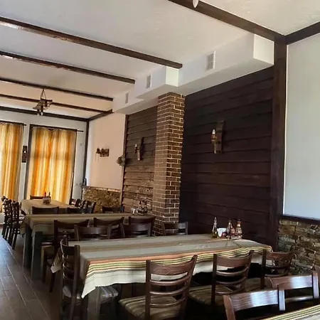 бялата къща Гостевой дом