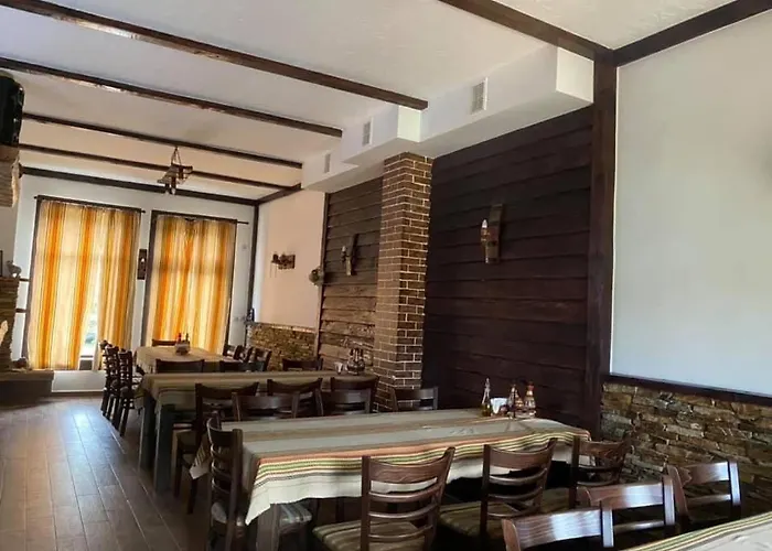 бялата къща Гостевой дом